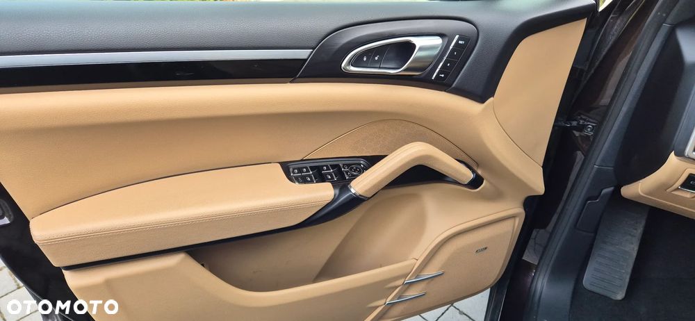 Porsche Cayenne Standard - 14