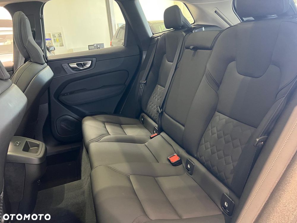 Volvo XC 60 B5 B AWD Plus Bright - 23