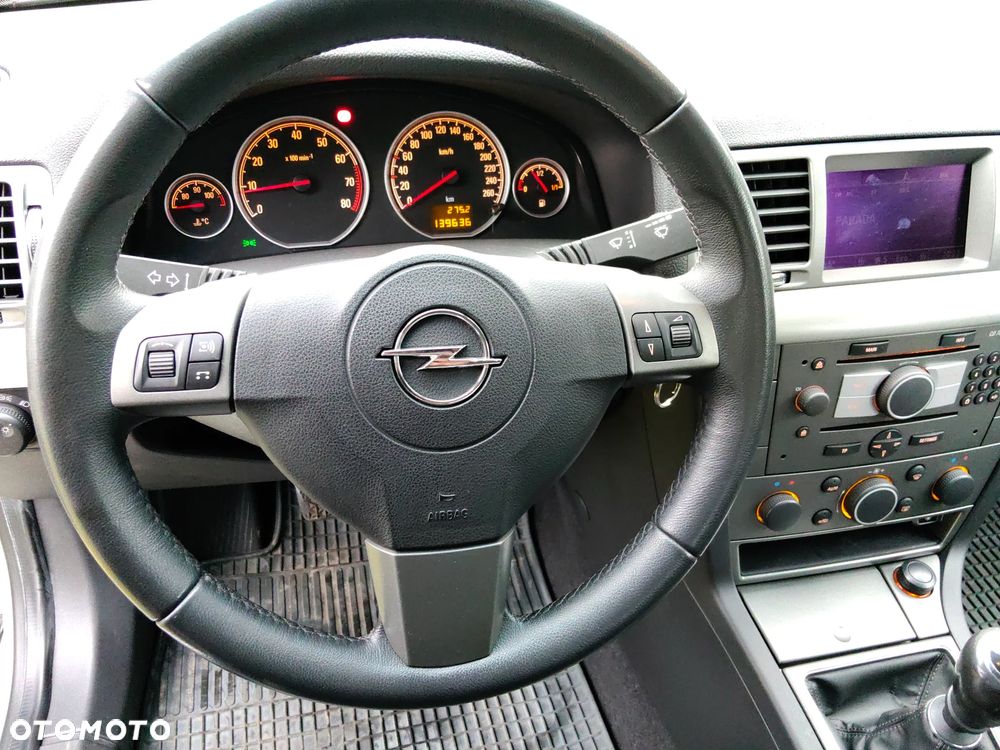 Opel Vectra 2.2 - 24