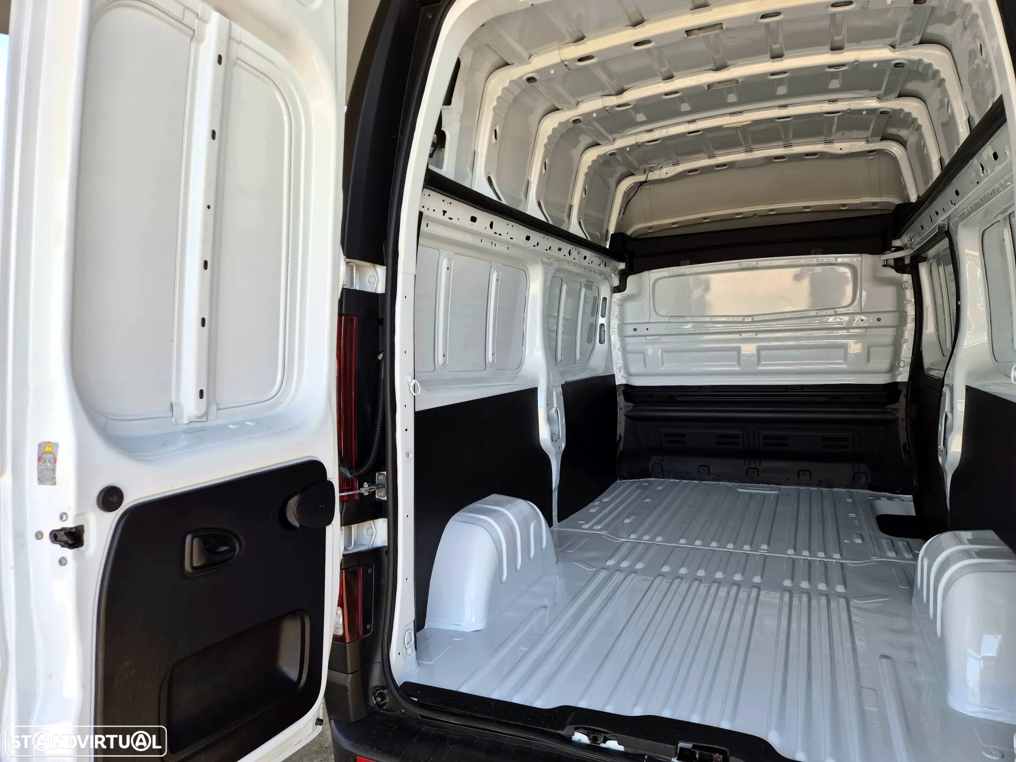 Renault Trafic 1.6 dCi L2H2 (Longa) - 23