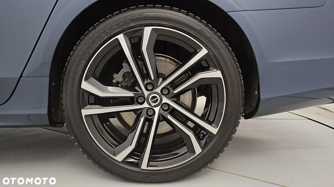 Volvo V90 T8 AWD Plug-In Hybrid R-Design - 28
