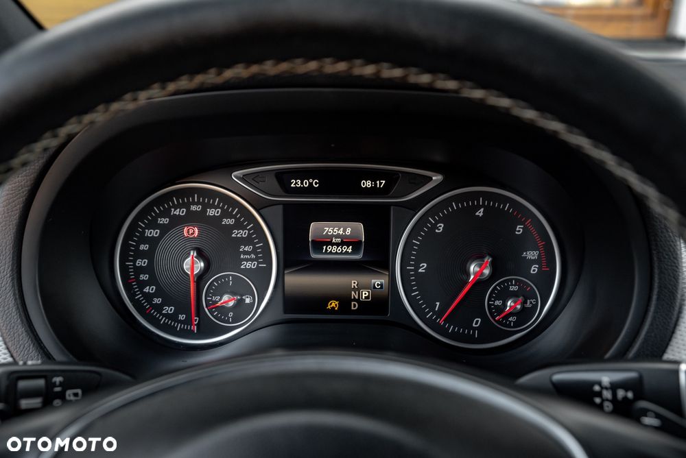 Mercedes-Benz Klasa B 200 (CDI) d 4Matic 7G-DCT AMG Line - 29