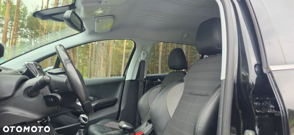 Peugeot 2008 1.6 BlueHDi Allure S&S - 8