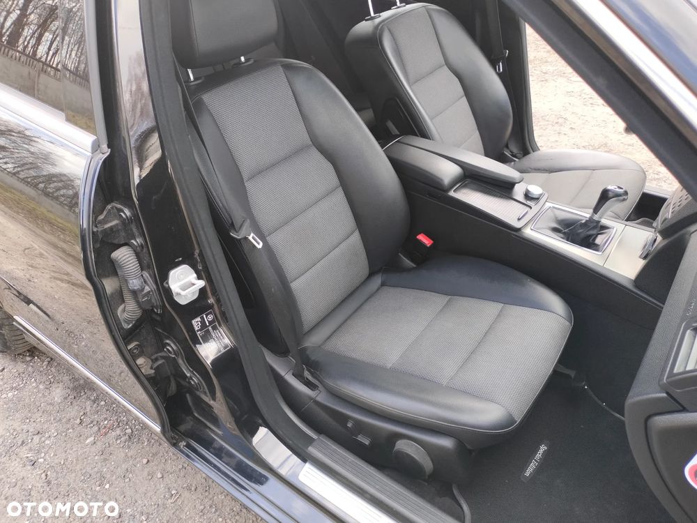 Mercedes-Benz Klasa C 180 Kompressor BlueEFFICIENCY Elegance - 21