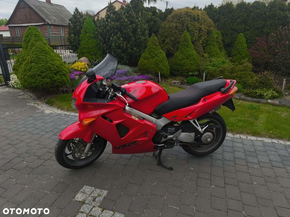 Honda VFR - 14