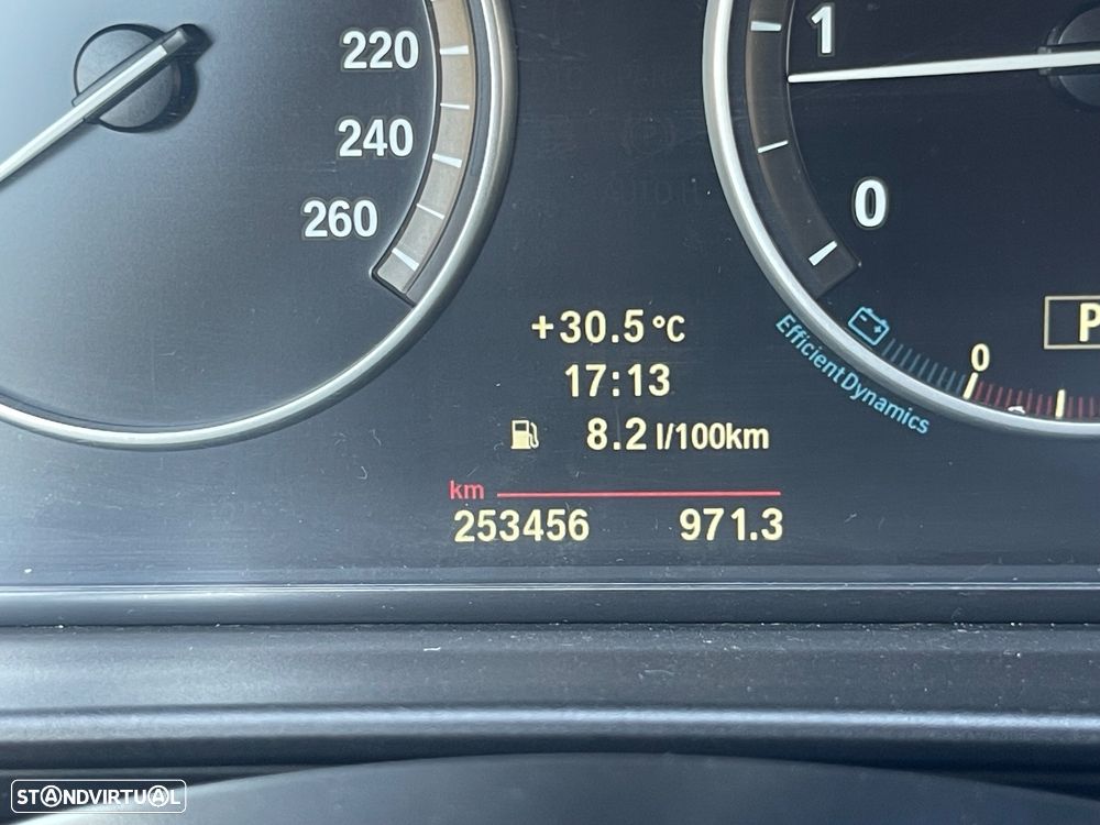 BMW 525 d Exclusive Auto - 20