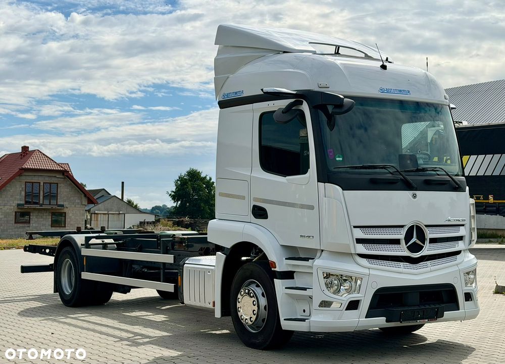 Mercedes-Benz ACTROS 1840 / RAMA DO ZABUDOWY / BDF / SYPIALKA / AUTOMAT / CAŁY NA PODUSZKACH / GLOB / 2022 ROK / DO ŻYWCA / BYDŁA / LAWETA / FIRANKA - 2