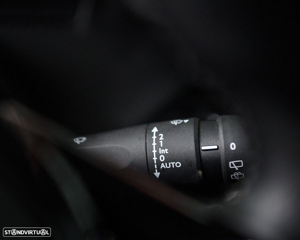 Peugeot 2008 1.2 PureTech Allure Pack - 31