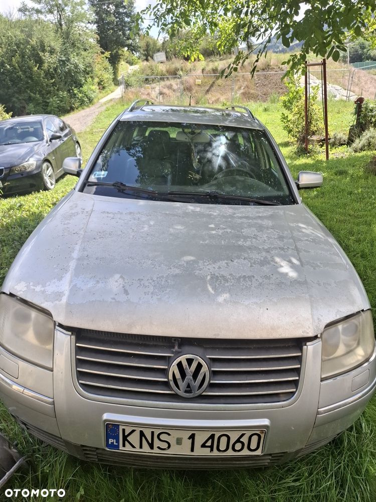 Volkswagen Passat - 1