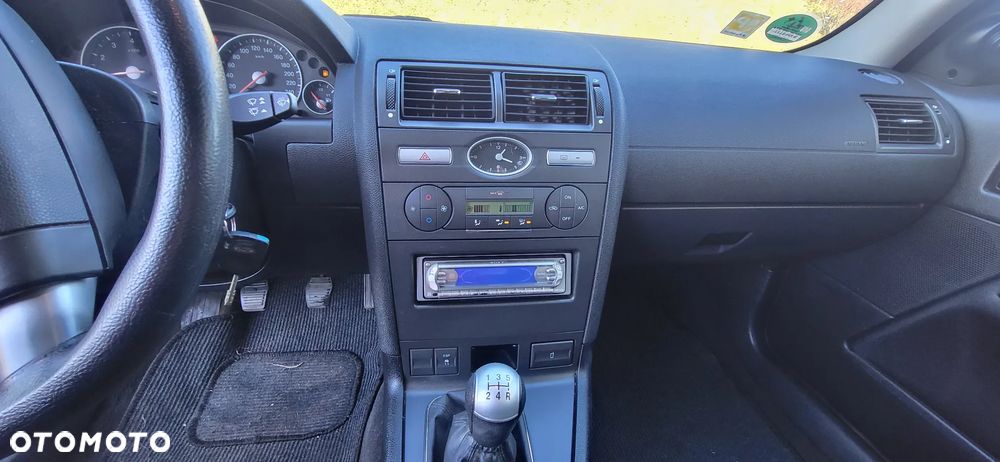 Ford Mondeo 1.8 Ambiente - 16