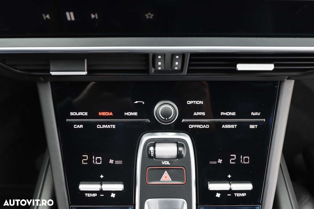 Porsche Cayenne Turbo - 25