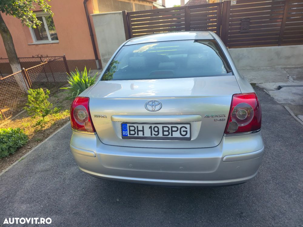 Toyota Avensis 2.0 D-4D Station Executive - 4