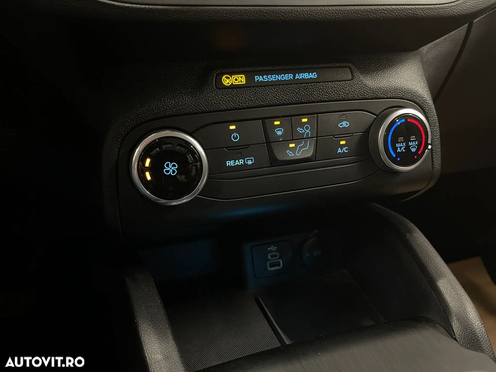 Ford Focus 1.5 EcoBlue Start-Stopp-System Aut. TITANIUM - 21