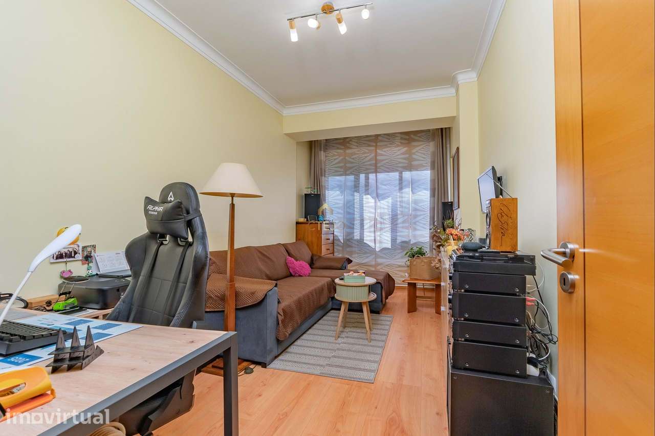 Apartamento T2 em Sacavém com Excelente Localização - Grande imagem: 2/25