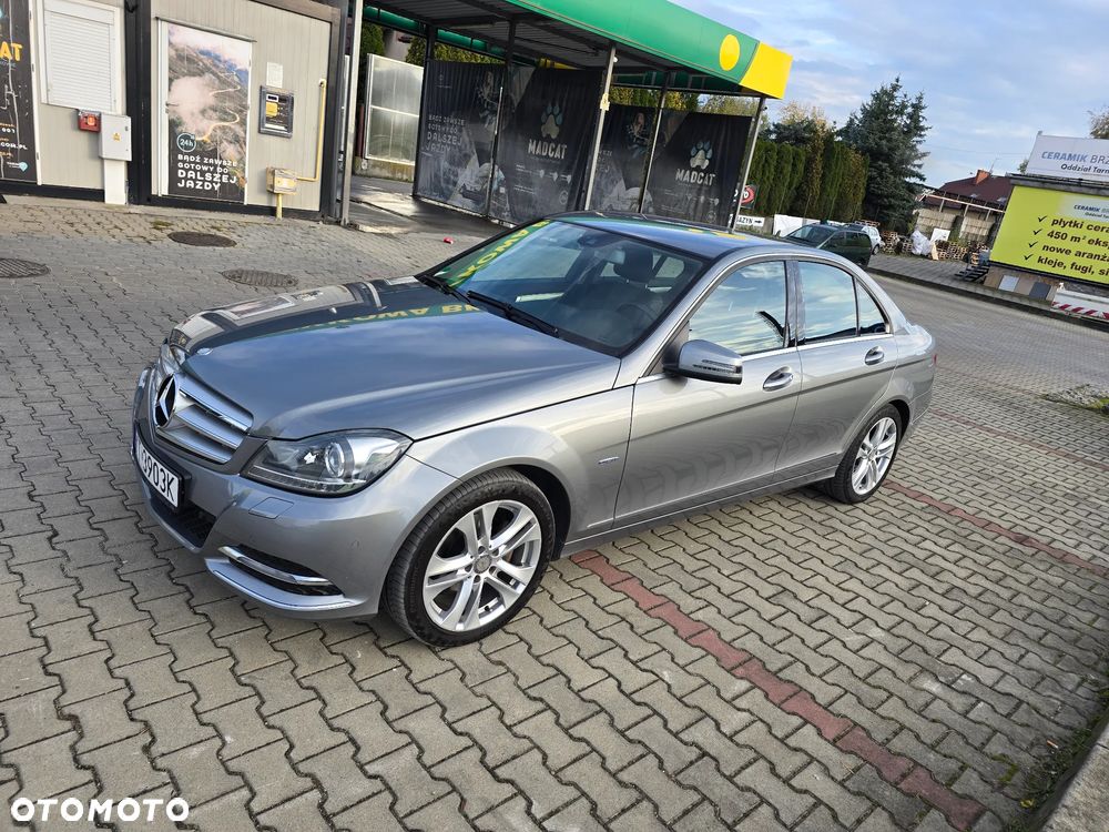 Mercedes-Benz Klasa C 180 CGI BlueEff Avantgarde - 1