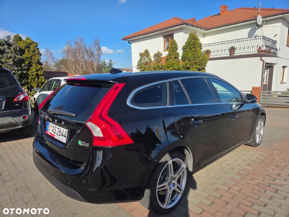 Volvo V60 D4 Geartronic Summum - 4