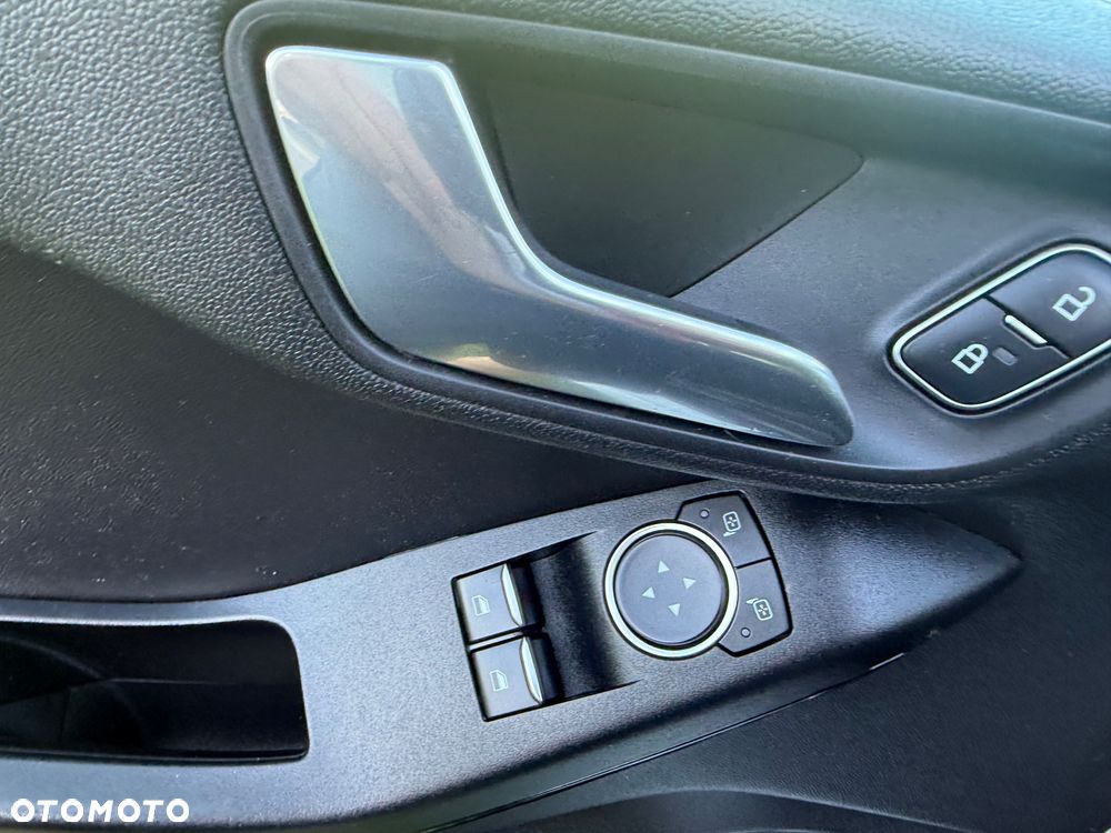 Ford Fiesta 1.1 S&S COOL&CONNECT - 9