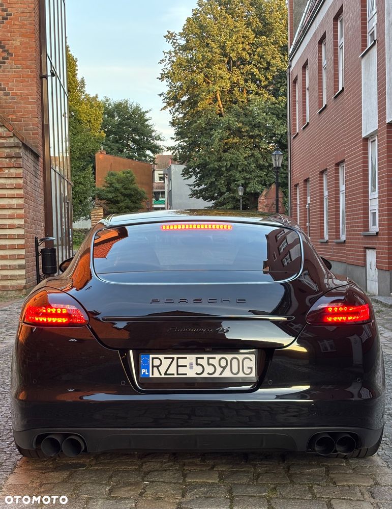 Porsche Panamera 4S - 15