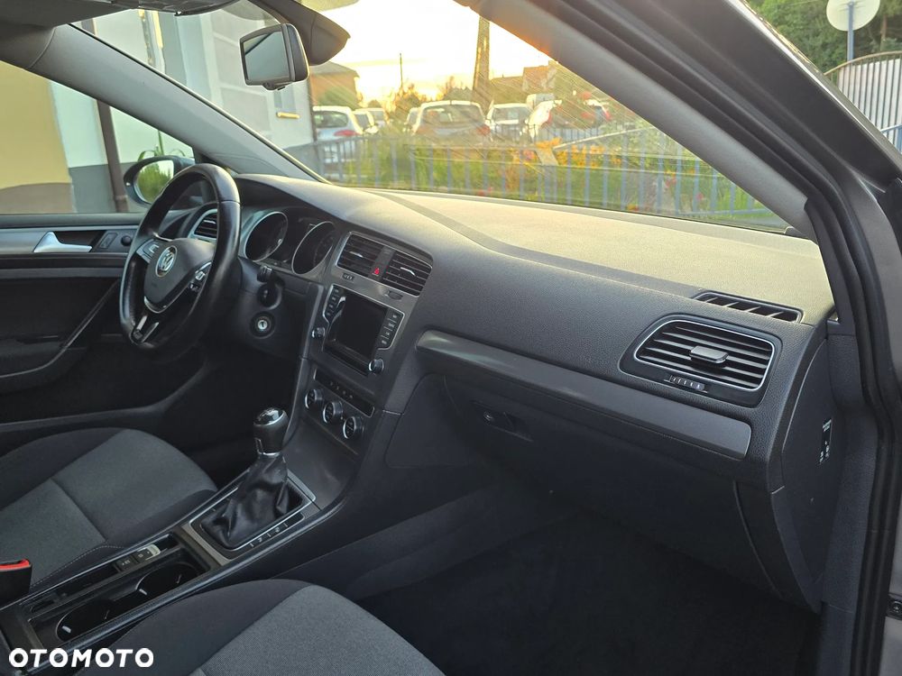 Volkswagen Golf 1.6 BlueTDI Comfortline - 23