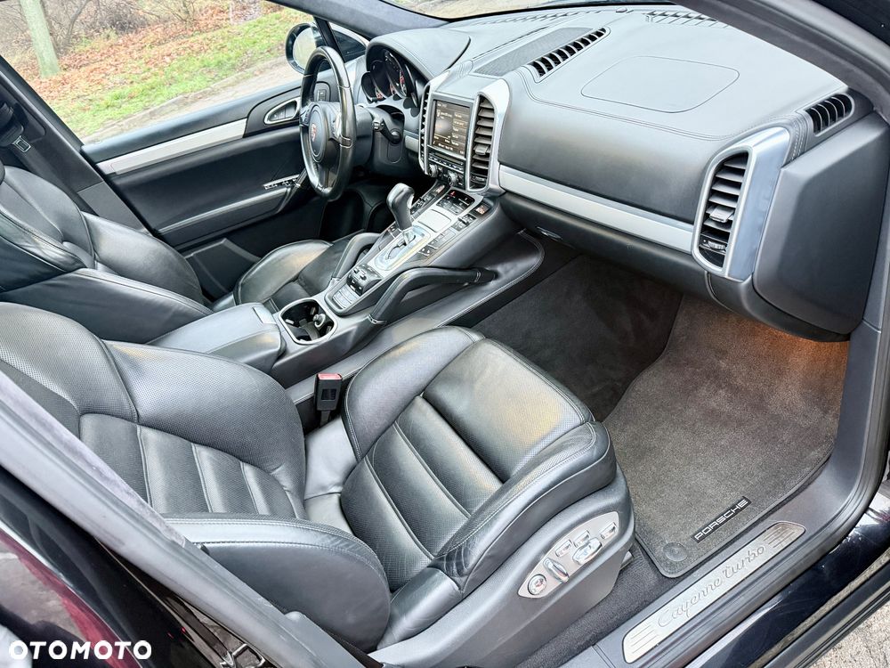 Porsche Cayenne Turbo Tiptronic S - 30