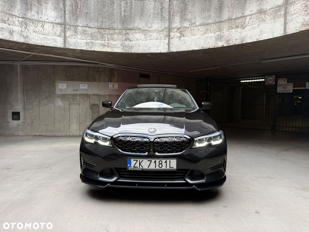 BMW Seria 3 330i Luxury Line sport - 11