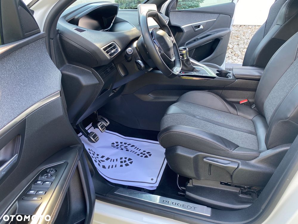 Peugeot 3008 1.2 PureTech Allure S&S - 33