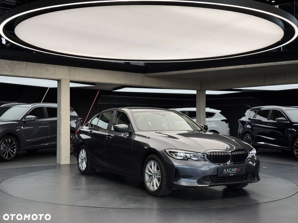 BMW Seria 3 318i - 8