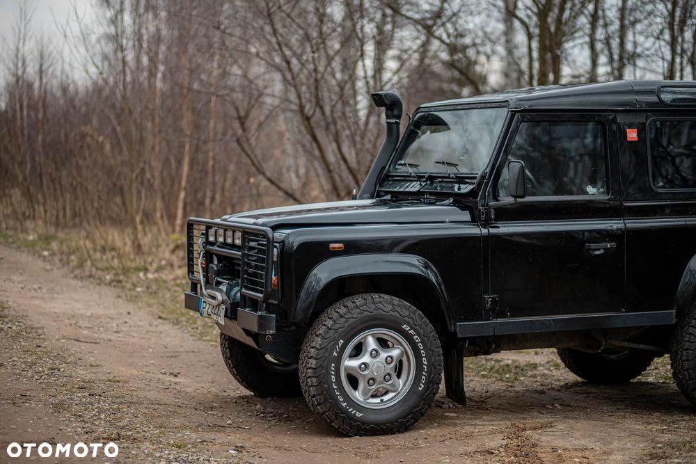 Land Rover Defender - 30
