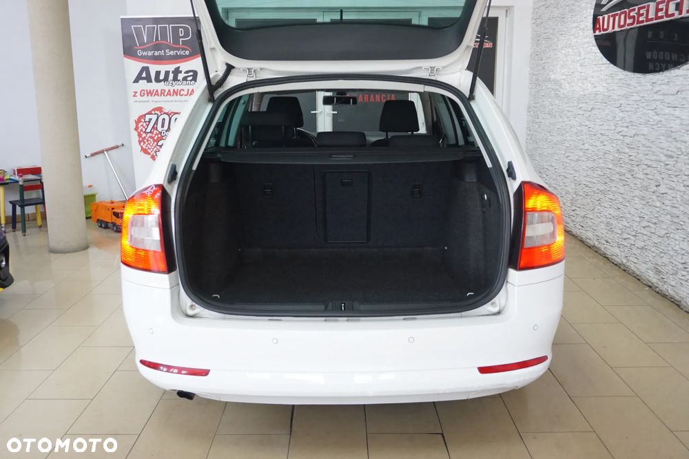 Skoda Octavia 1.6 TDI DPF Ambiente - 19