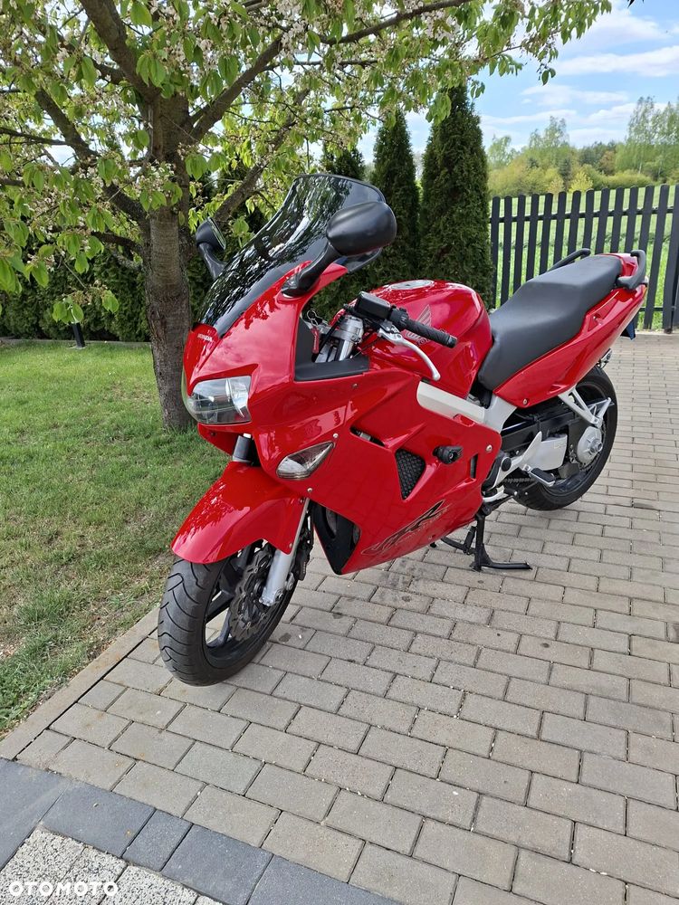 Honda VFR - 3