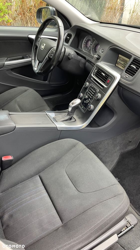 Volvo V60 D2 Geartronic Powershift Kinetic - 28