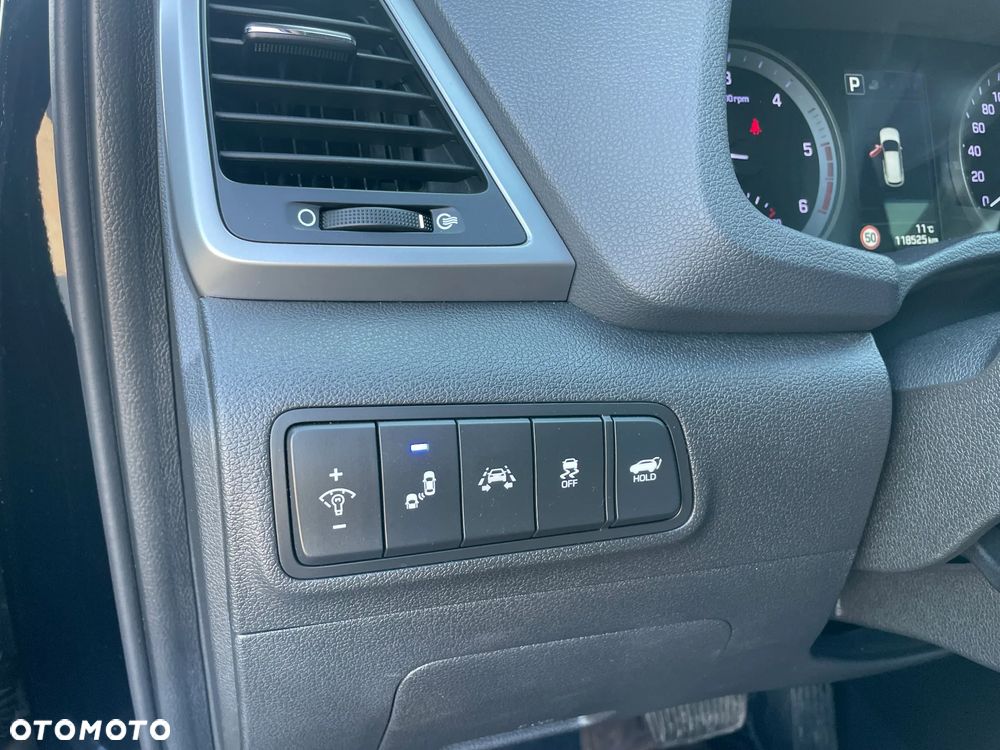 Hyundai Tucson blue 1.7 CRDi 2WD DCT Premium - 25