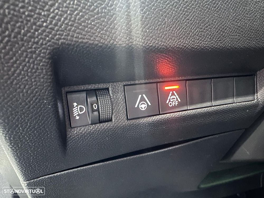 Peugeot e-2008 50 kWh Active Pack - 43