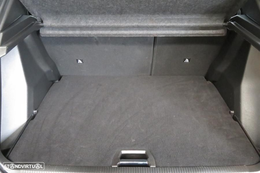 Peugeot 2008 1.2 PureTech Allure Pack - 32