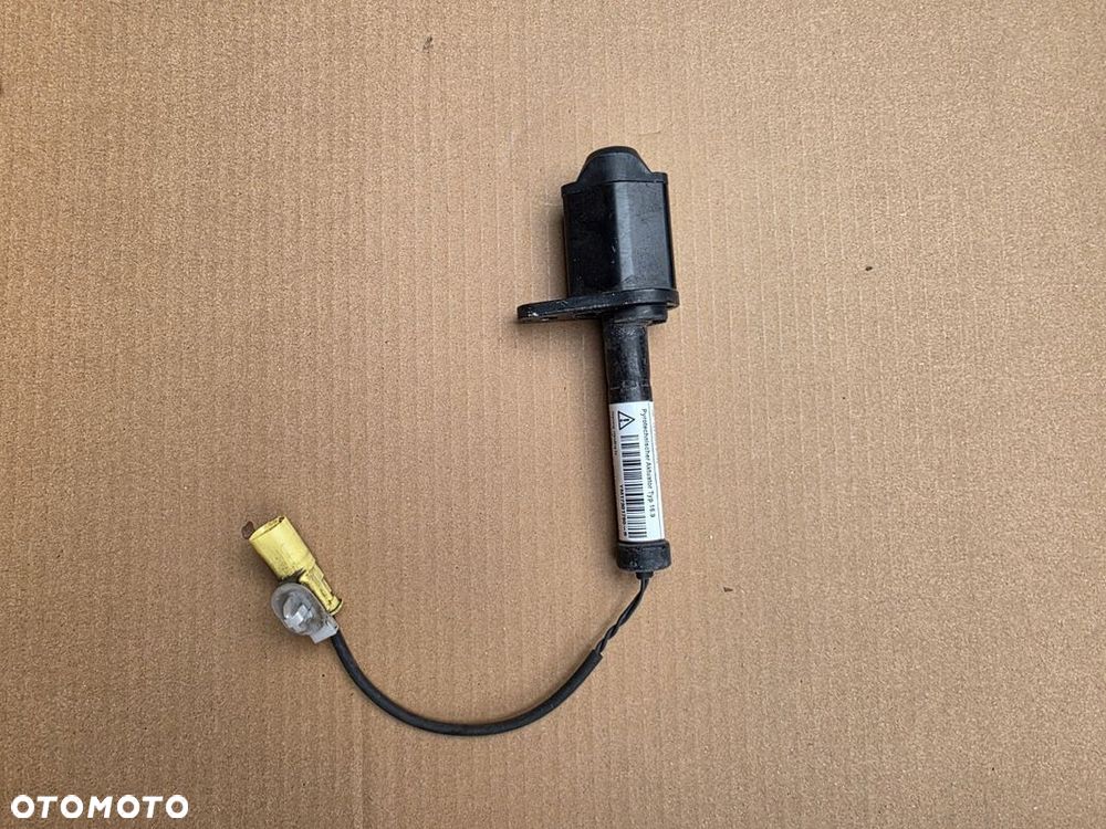 NABÓJ MASKI PRAWY PEUGEOT RCZ LIFT YM17350080