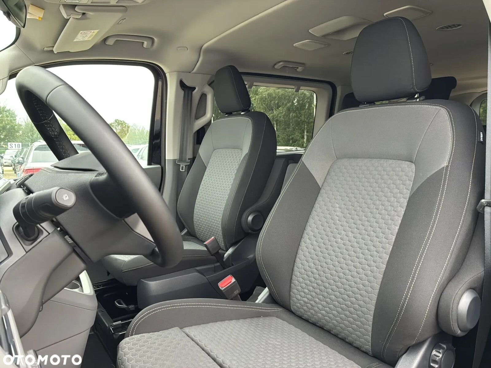 Volkswagen Caravelle - 14