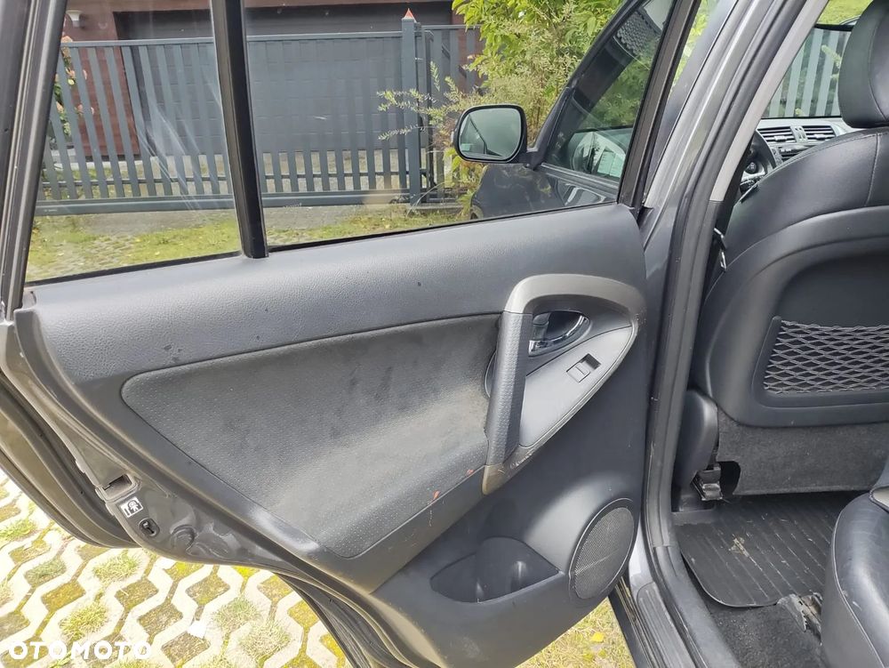 Toyota RAV4 2.2 D-4D Premium - 13
