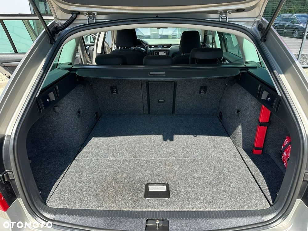 Skoda Octavia Scout 2.0 TDI 4x4 DSG - 28