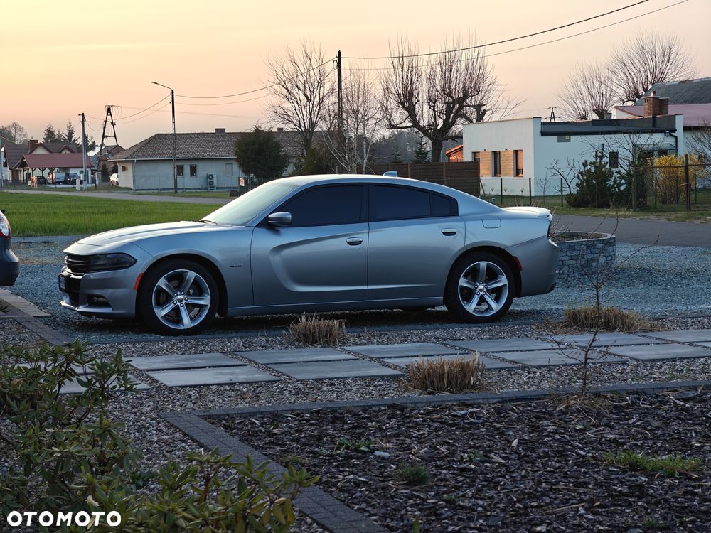 Dodge Charger 5.7 R/T - 2