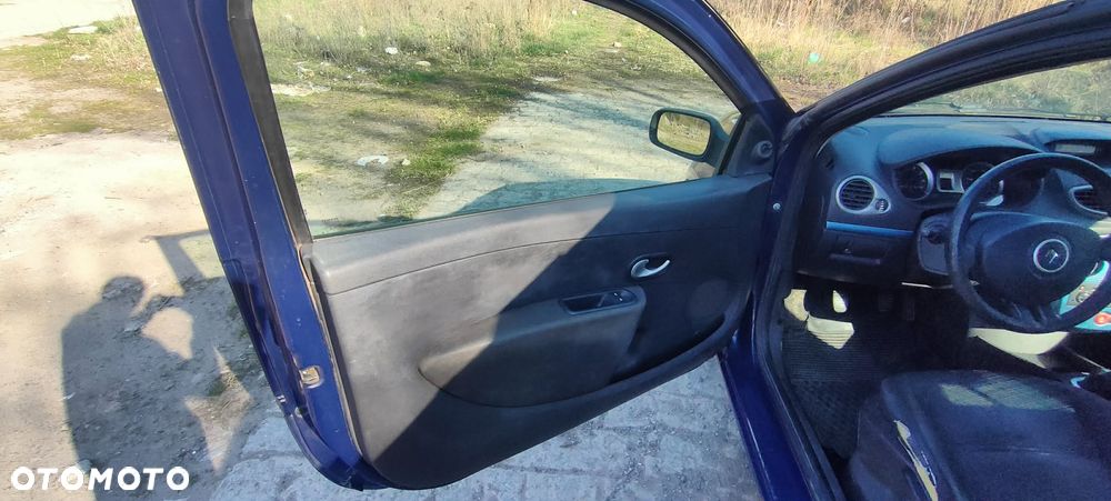 Renault Clio 1.2 16V Authentique - 4