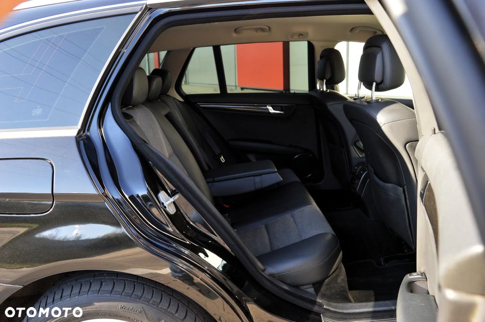 Mercedes-Benz Klasa C 180 Kompressor BlueEFFICIENCY Elegance - 12