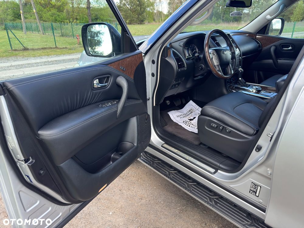 Infiniti QX80 - 33