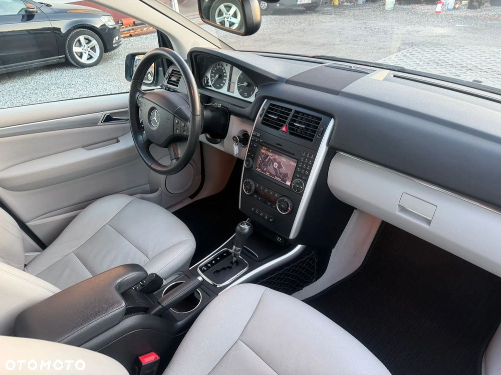 Mercedes-Benz Klasa B 200 Autotronic Grand Edition - 16