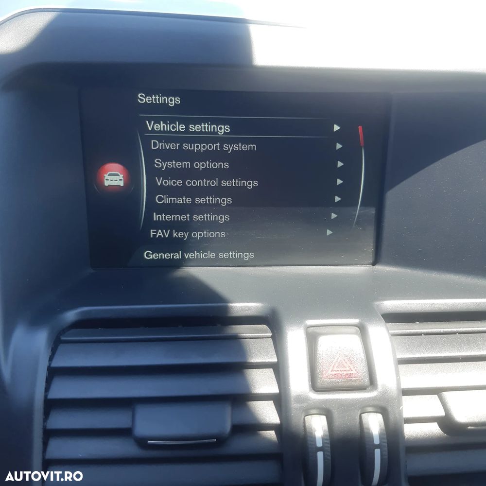 Volvo XC 60 D5 AWD Geartronic Ocean Race - 11