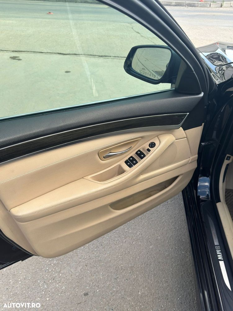 BMW Seria 5 525d Aut. - 13