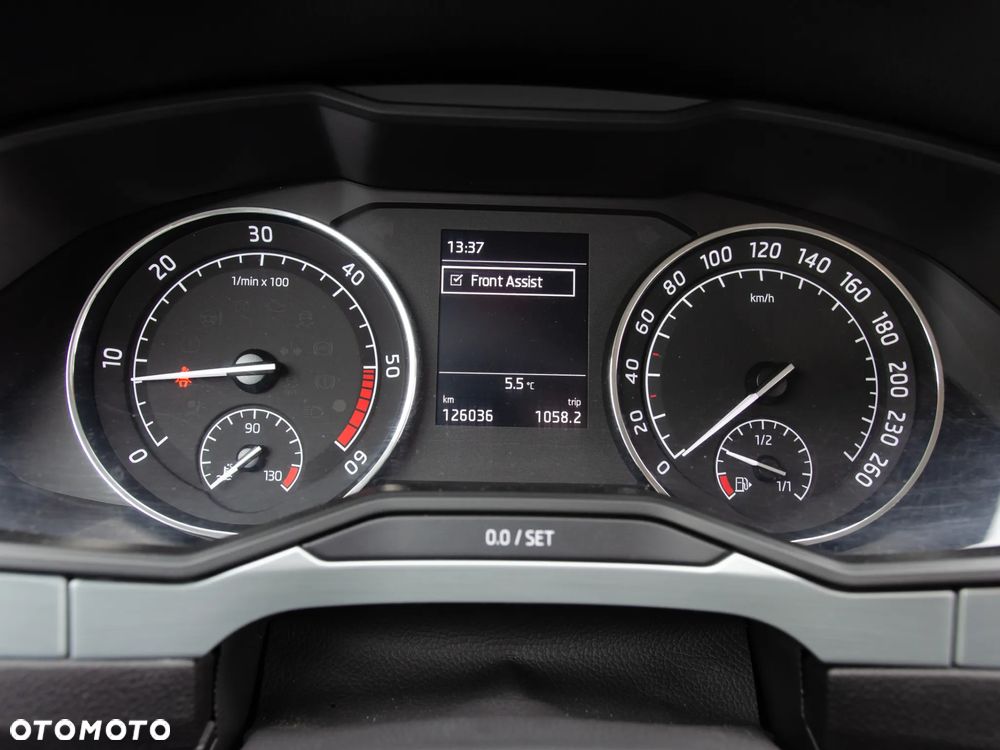 Skoda Superb 2.0 TDI Ambition - 25