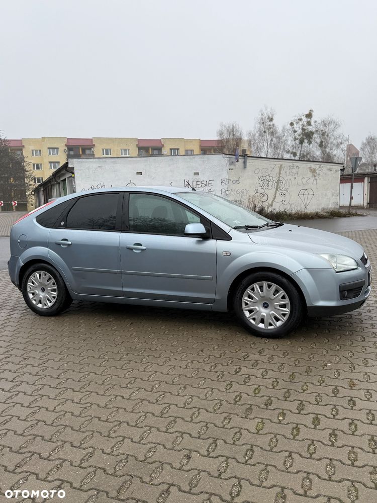 Ford Focus 1.6 Ti-VCT Ghia - 4