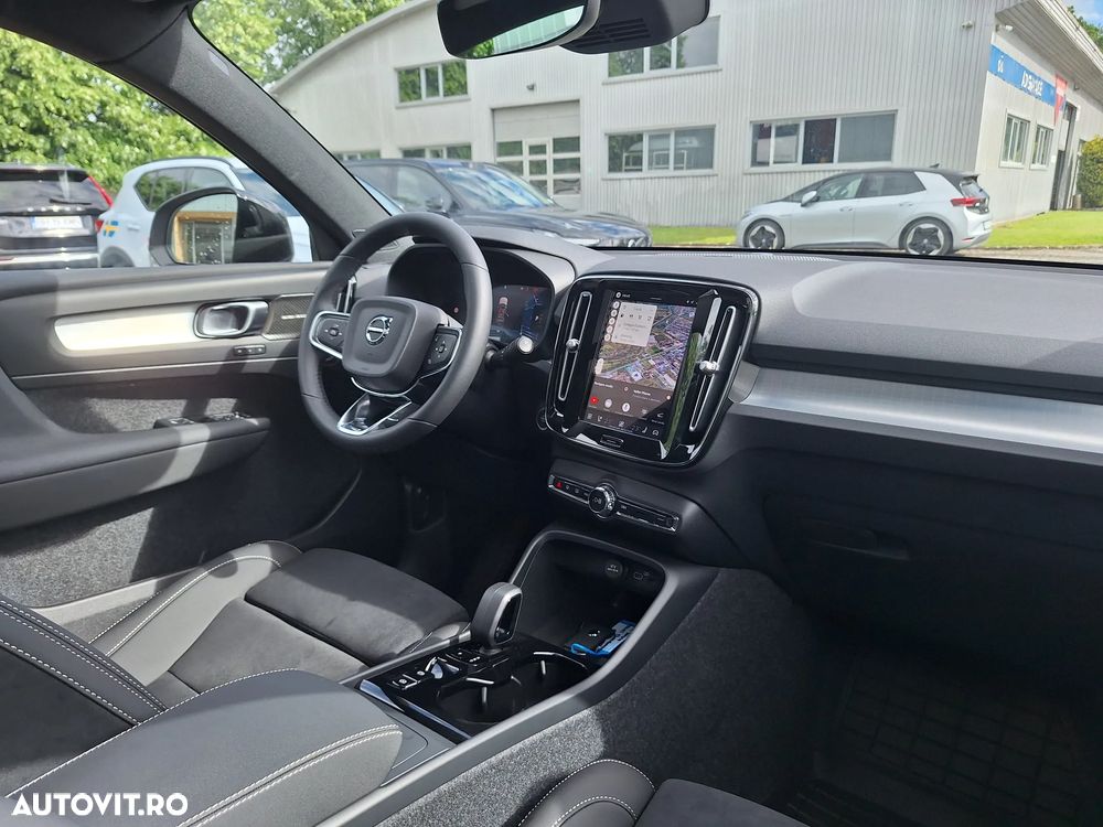 Volvo XC 40 B4 AT FWD MHEV Ultimate Dark - 20