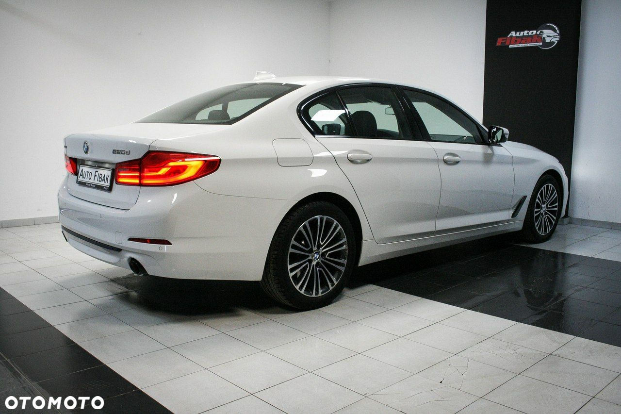 BMW Seria 5 520d xDrive Sport Line sport - 12