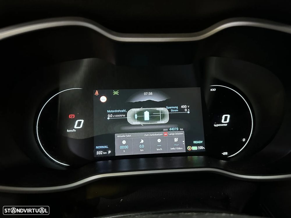 MG ZS Standard Luxury - 42